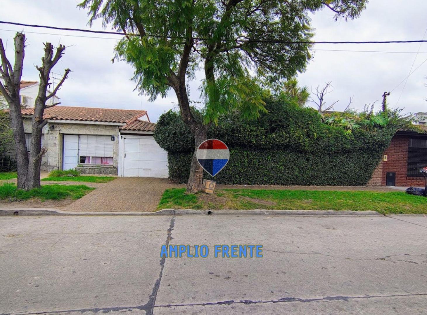 Foto de VENTA CASA 4 AMB. QUILMES F/ LIBRE PILETA 2 LOTES, imagen 1