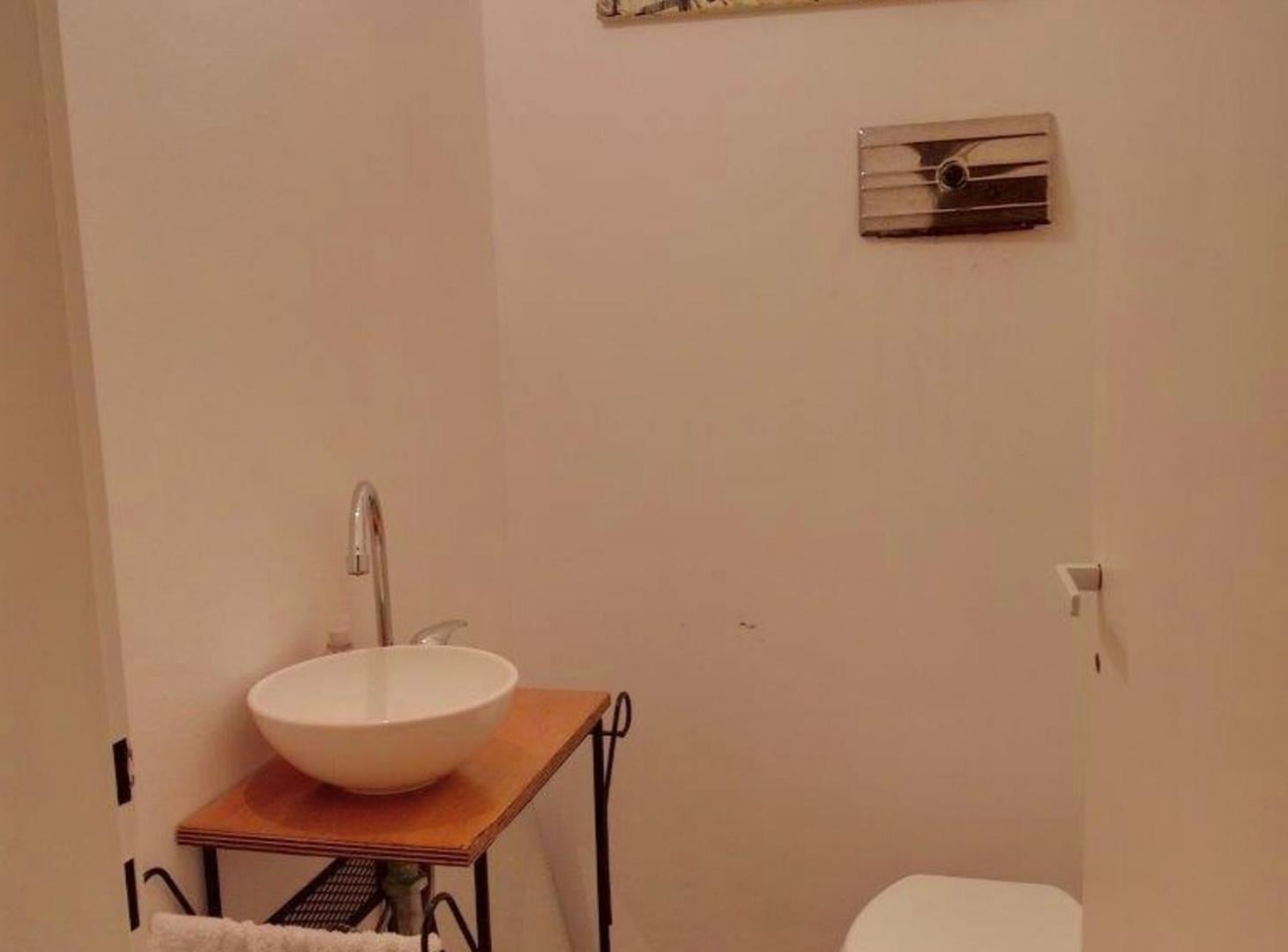 Foto de VENTA CASA 8 AMB CON PATIO BERAZATEGUI, imagen 5