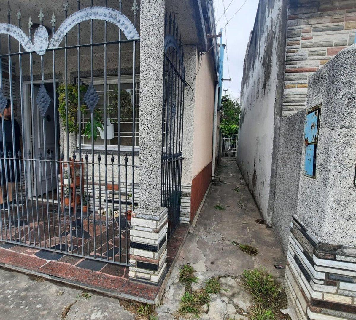 Foto de VENTA PH 3 AMBIENTES AL FRENTE C/ PATIO BERNAL, imagen 2
