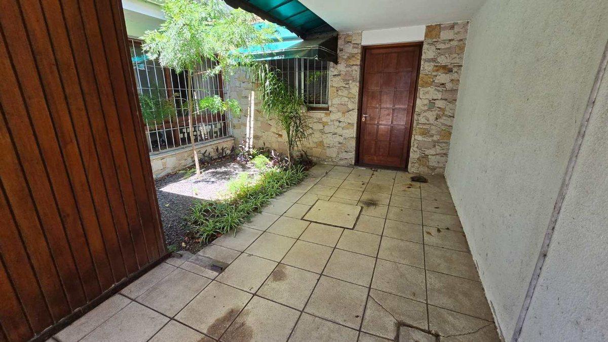 Foto de VENTA CASA 5 AMB CON PARQUE, COCHE Y QUINCH BERNAL, imagen 5