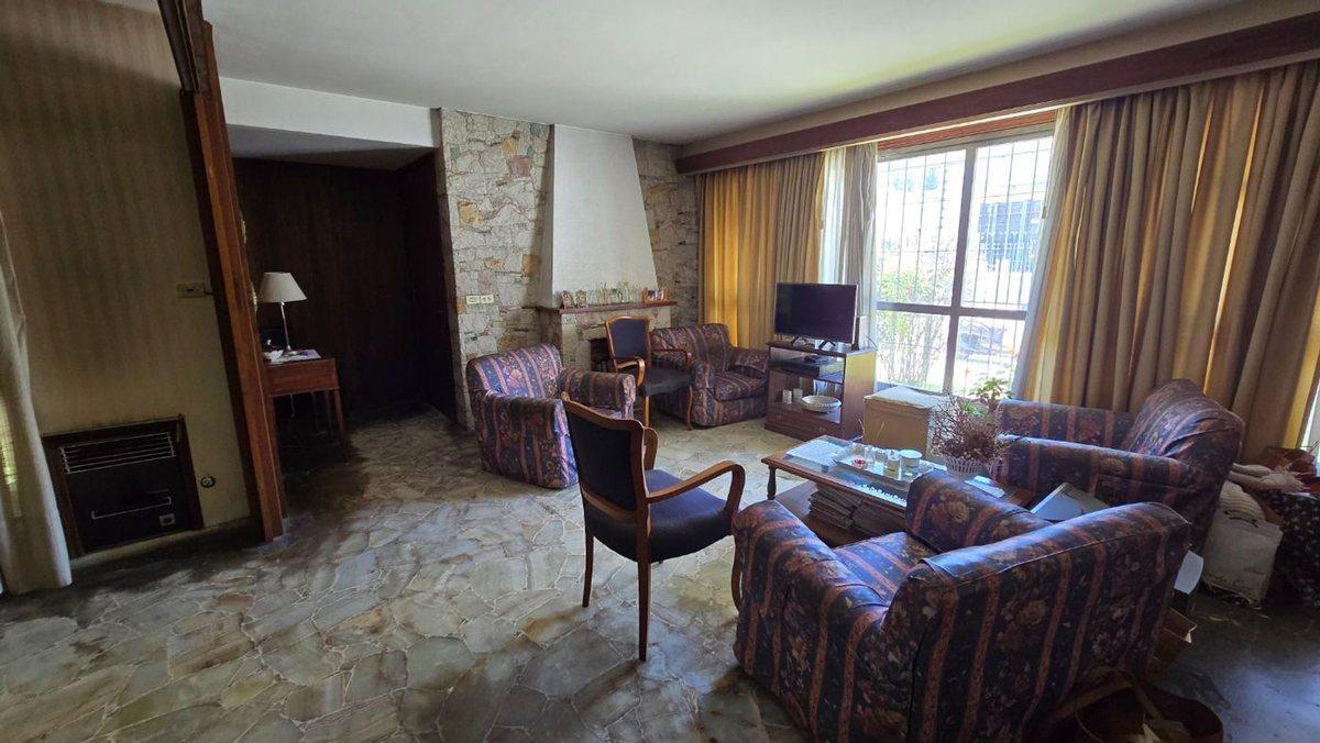Foto de VENTA CASA 5 AMB CON PARQUE, COCHE Y QUINCH BERNAL, imagen 2
