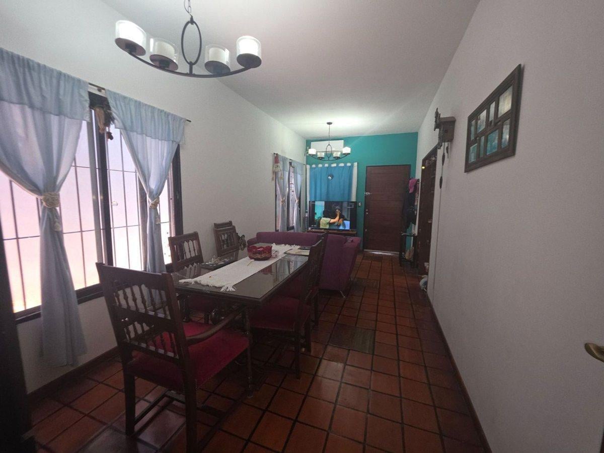 Foto de Venta casa 4 ambientes con cochera en Bernal Oeste, imagen 5