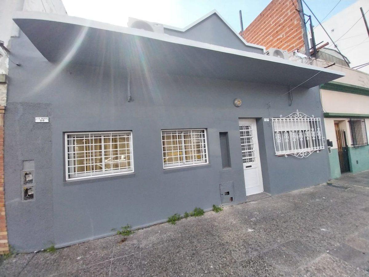 Foto de VENTA EN BLOCK LOTE CON 3 CASAS, WILDE CENTRO, imagen 1