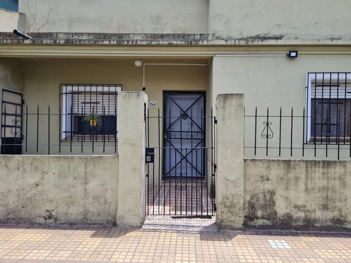 Foto de VENTA CASA 3 AMB. FONDO LIBRE SOLANO-APTO CREDITO, imagen 1