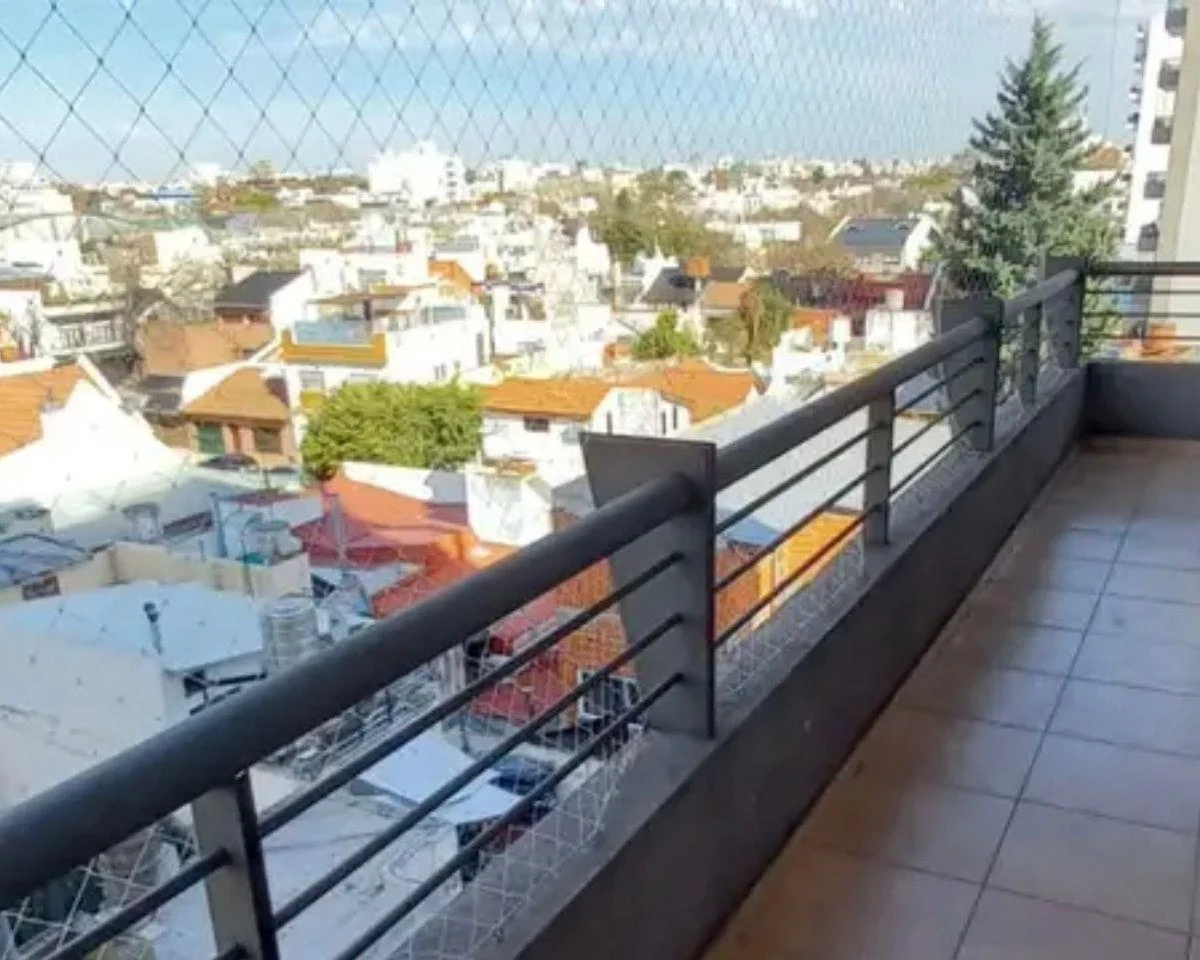 OPORTUNIDAD!!
2 Amb Contrafrente con Balcón contrafrente!
TODO LUZ y SOL