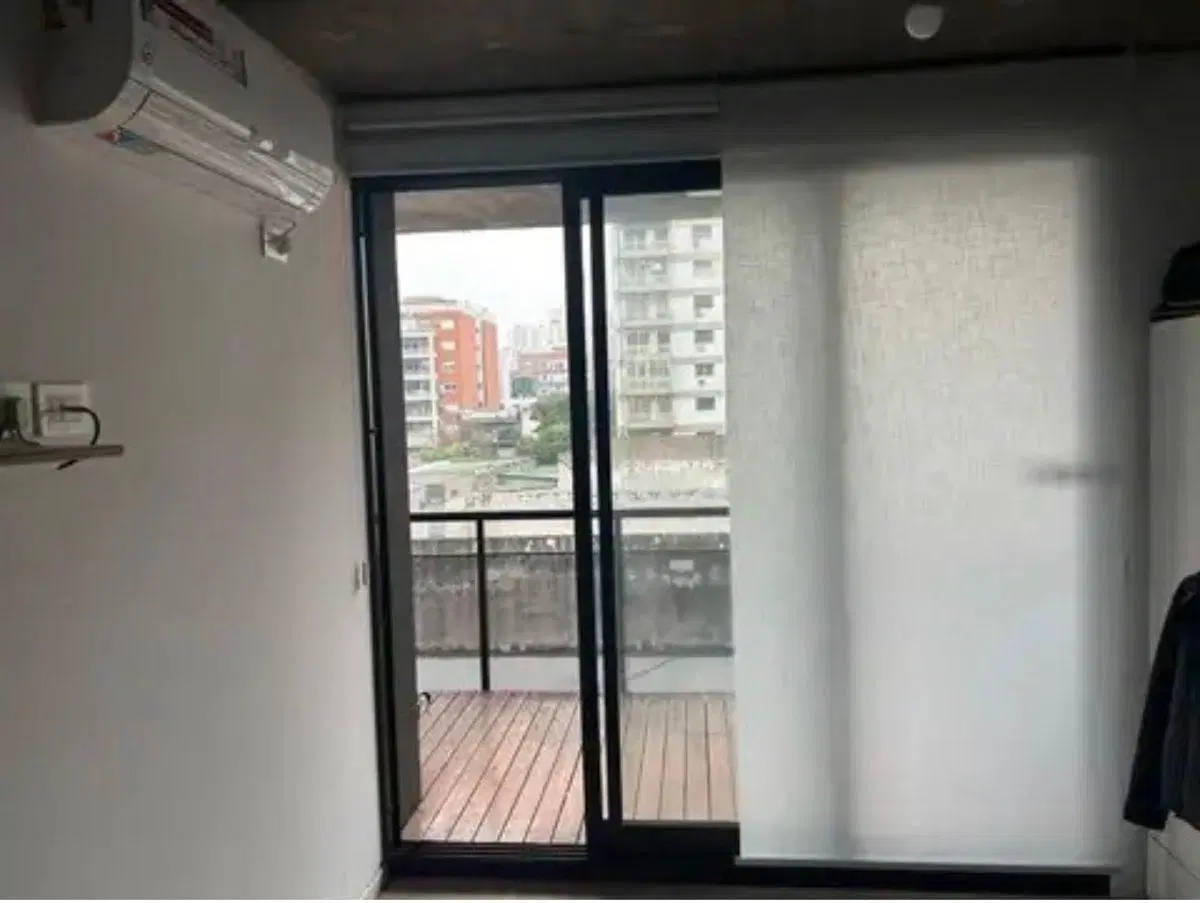 Divino Monoambiente al contrafrente con balcón 5