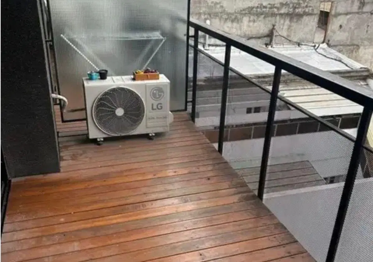 Divino Monoambiente al contrafrente con balcón 4