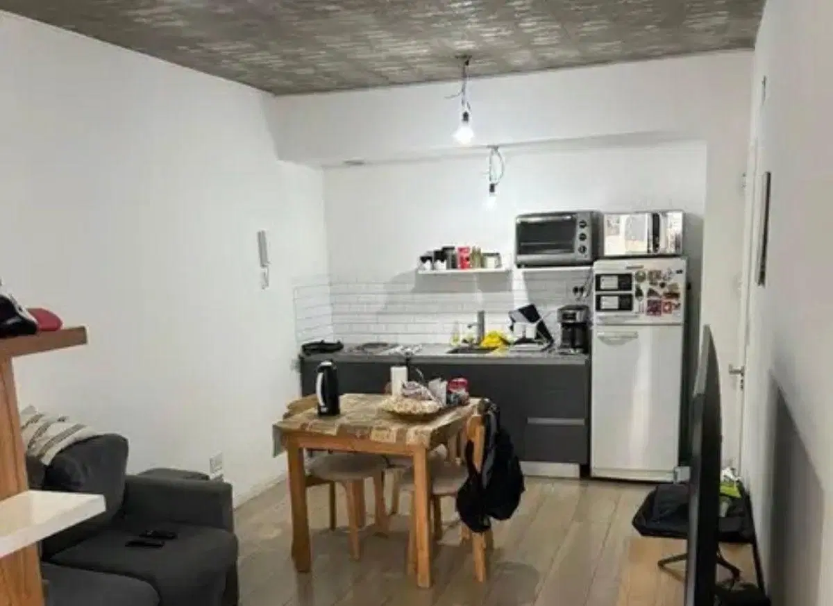 Divino Monoambiente al contrafrente con balcón 1