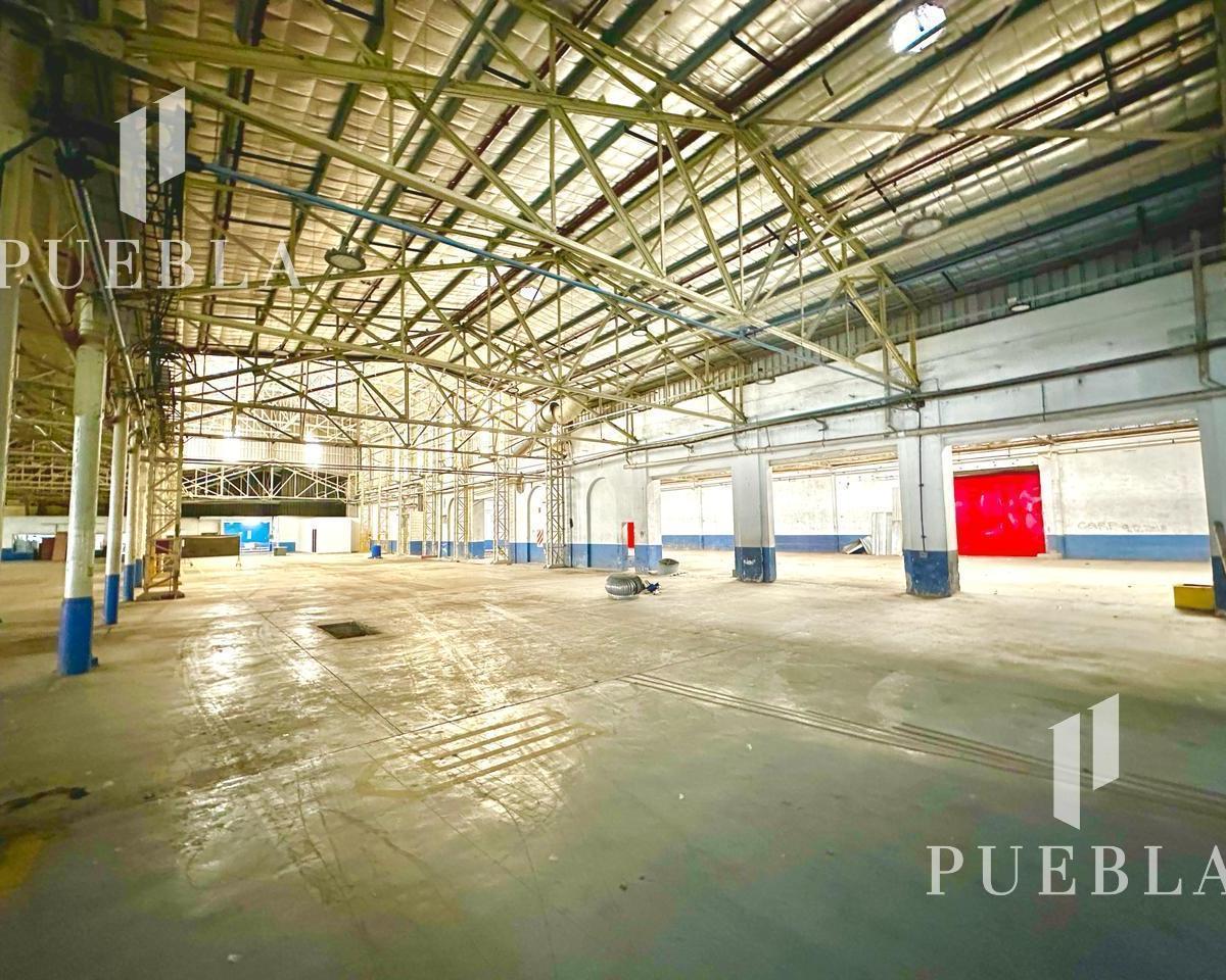 Nave Industrial en Alquiler en Bernal 5