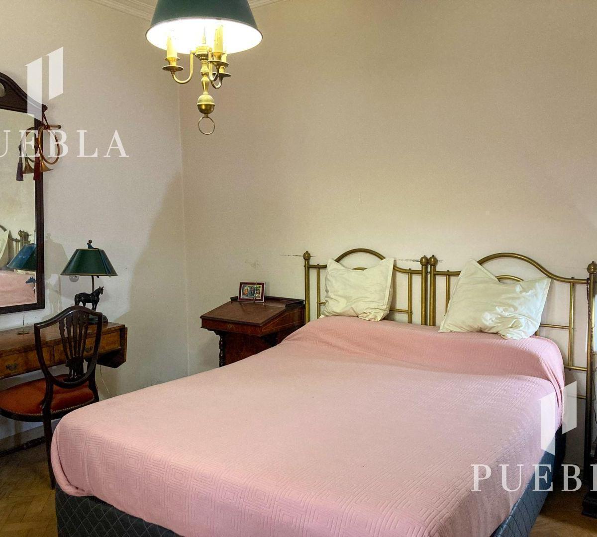 Casa en Venta en Lomas de Zamora 7 Ambientes Lote de 1856 m² 5