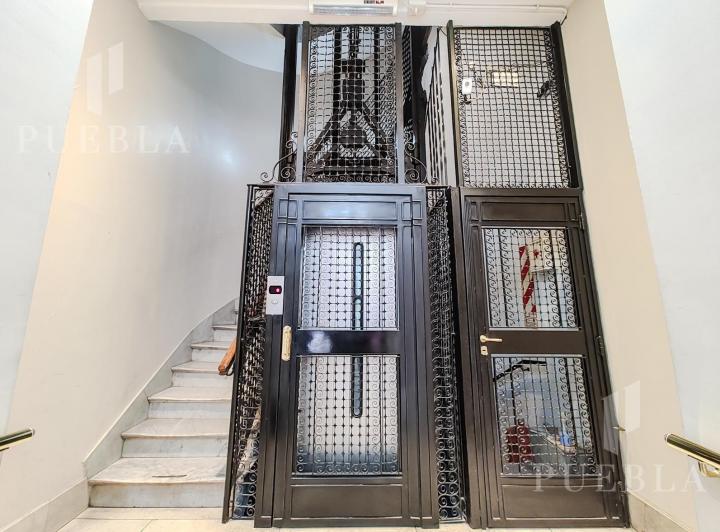 EN VENTA SEMIPISO 4 AMB DE ESTILO FRANCES, TOTALMENTE REMODELADO 4