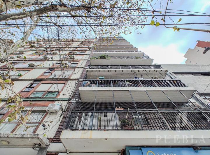 Venta 4 ambientes con dependencia, terraza propia y baulera - Barracas 3