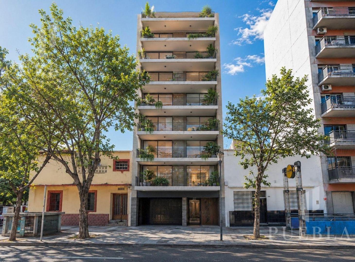 Terreno en venta 80m2 sobre Av Jujuy en Parque Patricios - 1.200 m² vendibles
