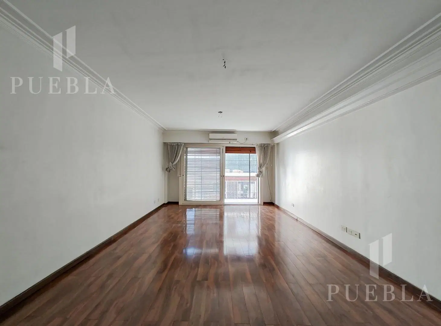 VENTA DEPARTAMENTO 4 AMBIENTES CON DEPENDENCIA, COCHERA, BAULERA Y PALIER PRIVADO EN RECOLETA 5
