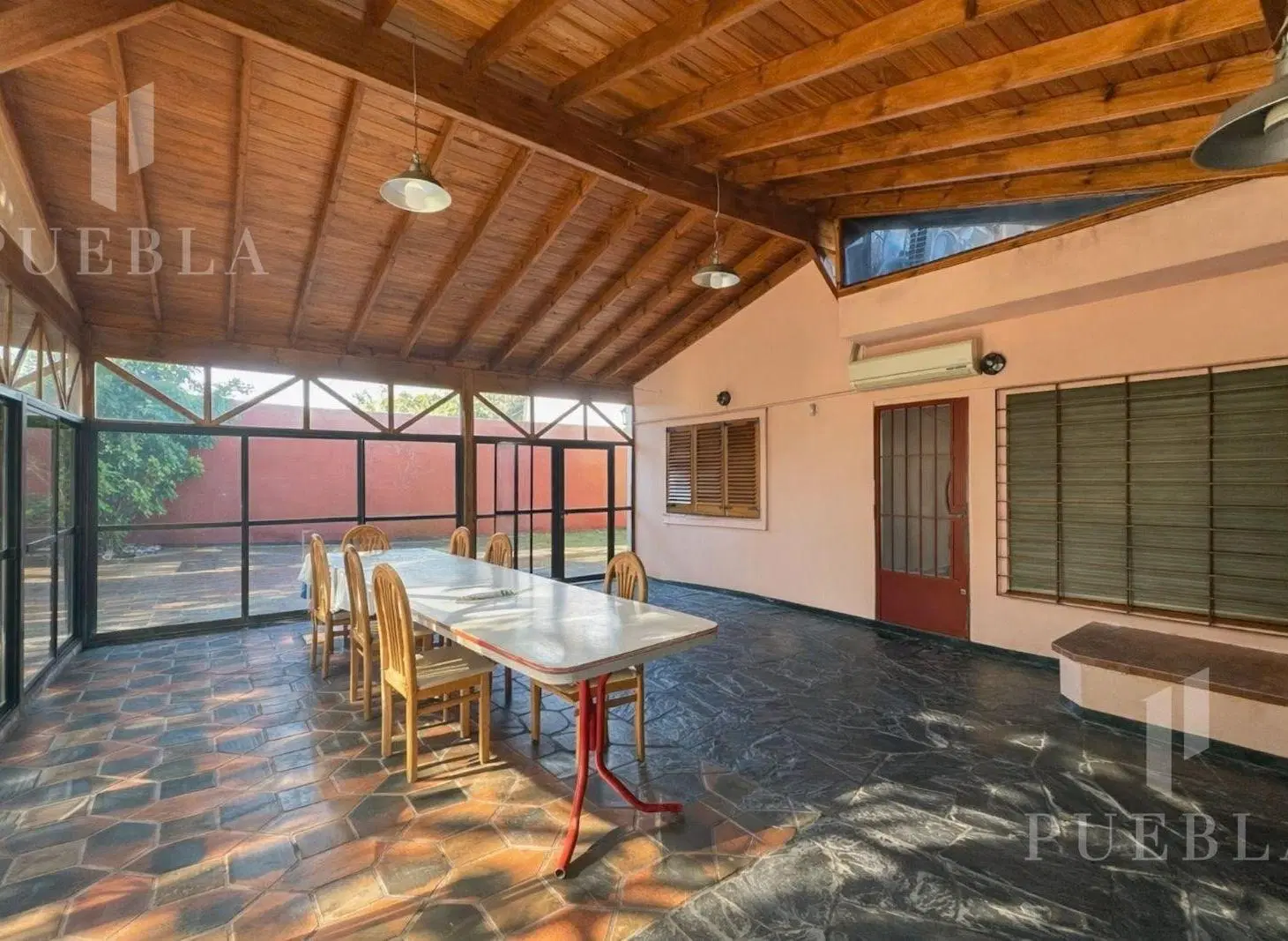 Casa en venta en ituzaingó con Piscina y Quincho. 1