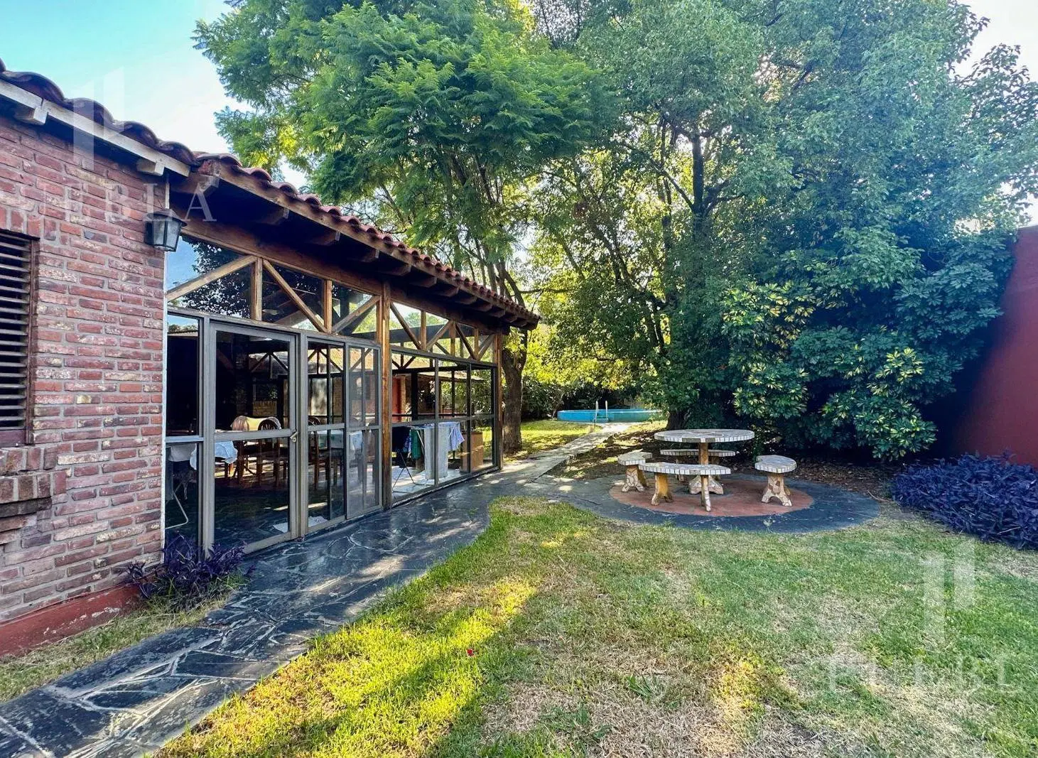 Casa en venta en ituzaingó con Piscina y Quincho. 2