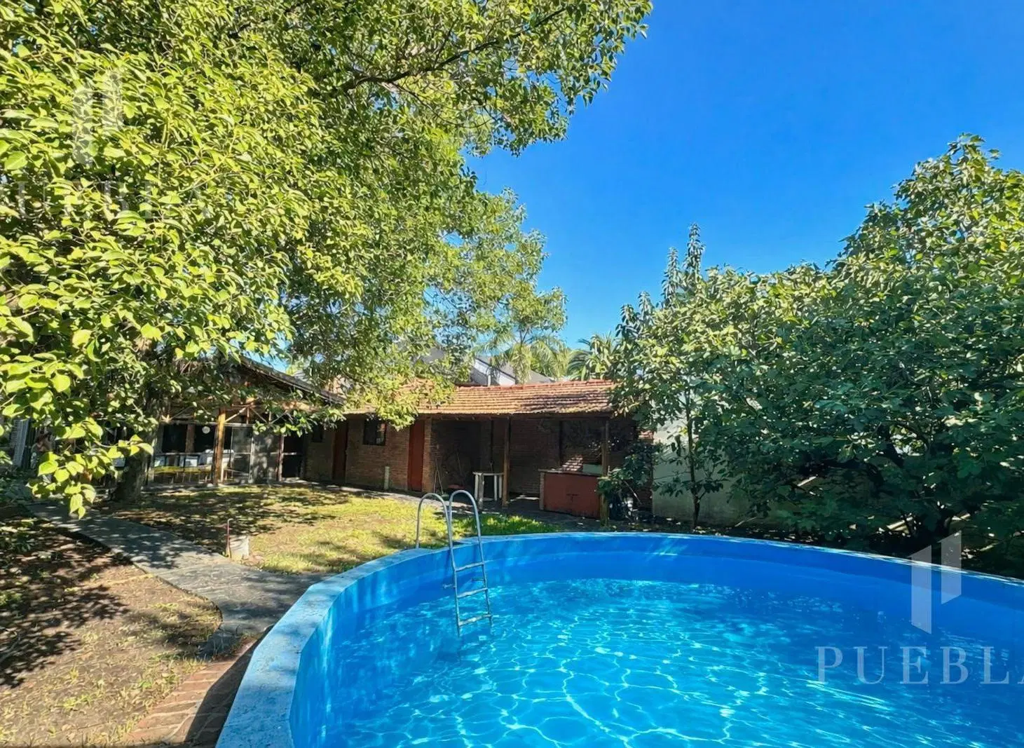 Casa en venta en ituzaingó con Piscina y Quincho. 3