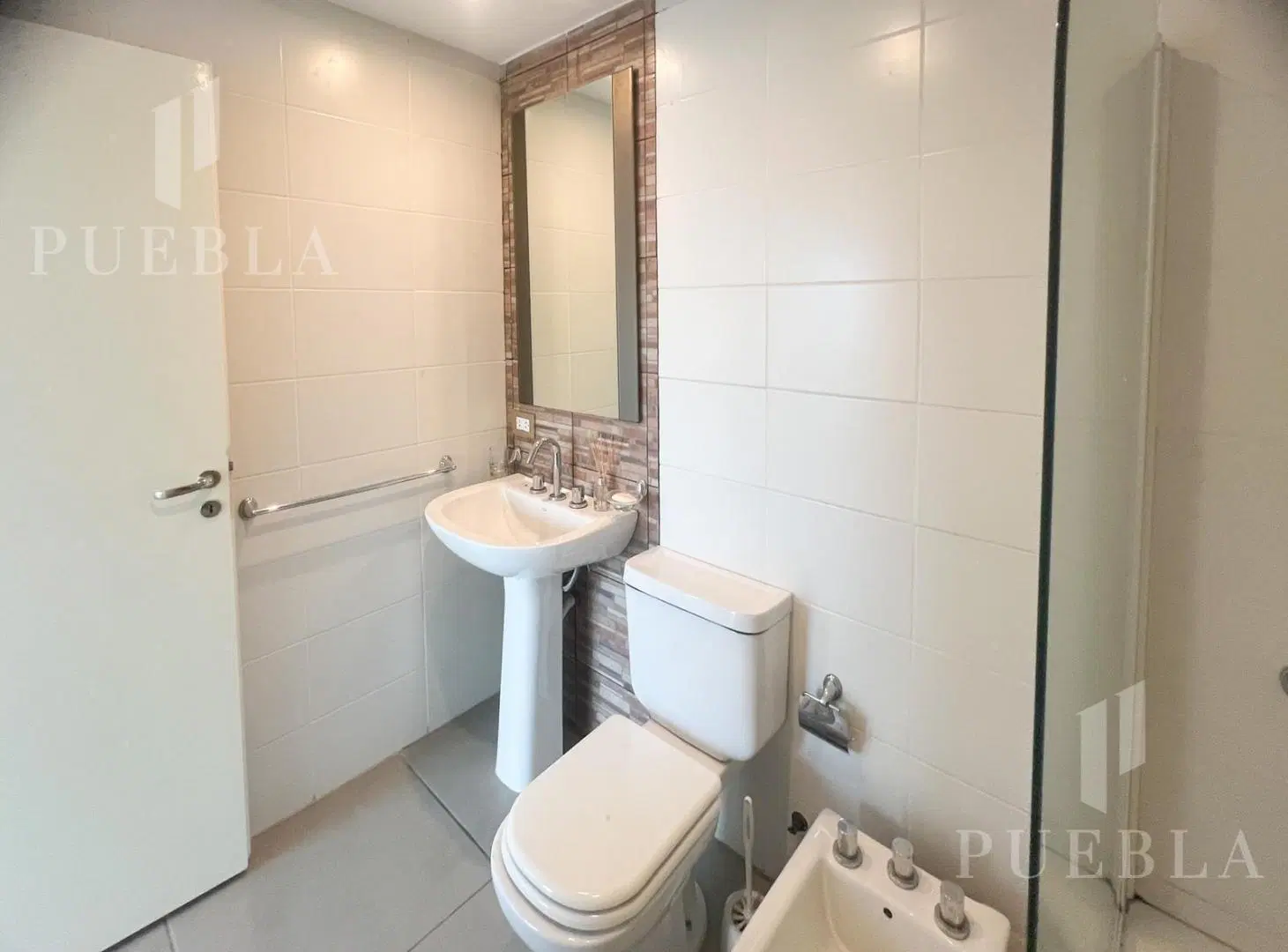 VENTA SEMIPISO BANFIELD CON BALCON TERRAZA Y PARRILLA. 4