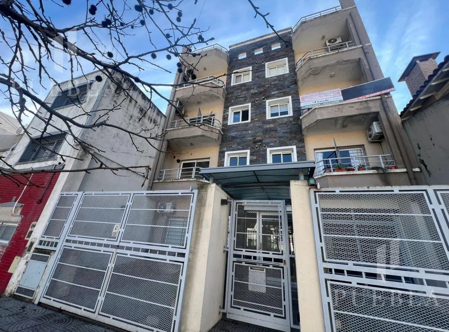 VENTA DEPTO 2 AMBIENTES AL FRENTE CON COCHERA - LOMAS DE ZAMORA 2