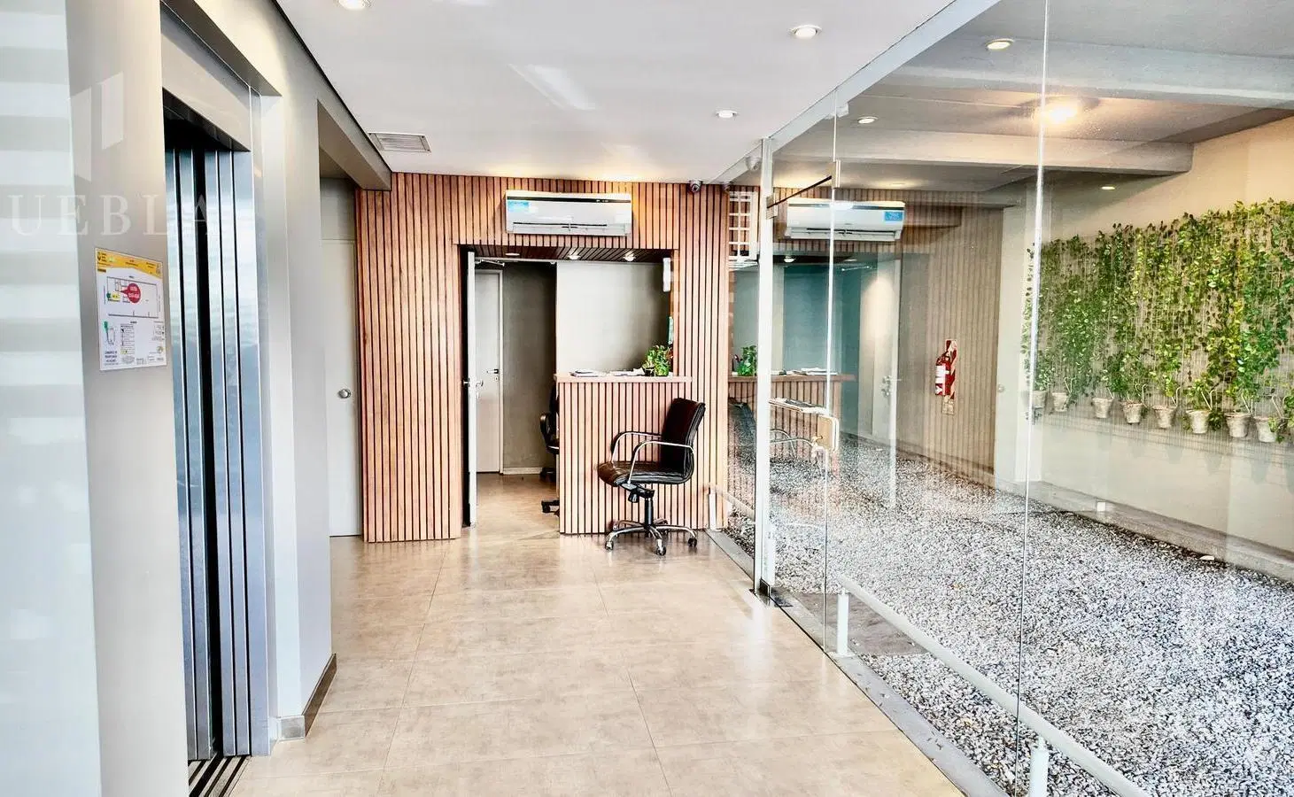Oficina en Alquiler – Distrito Tecnológico – 6° Piso con Cochera, Balcón y Terraza 2