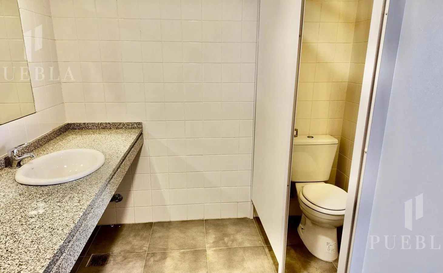Oficina en Alquiler – Distrito Tecnológico – 6° Piso con Cochera, Balcón y Terraza 8