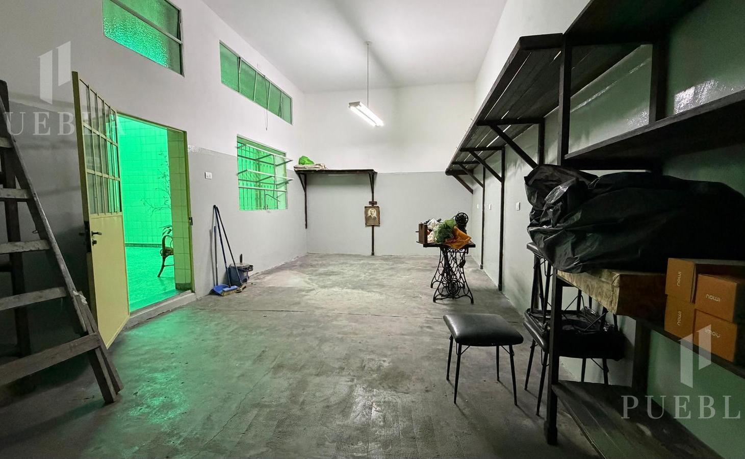 Foto de Taller / depósito con oficinas y vivienda, patio y terraza propia, imagen 3