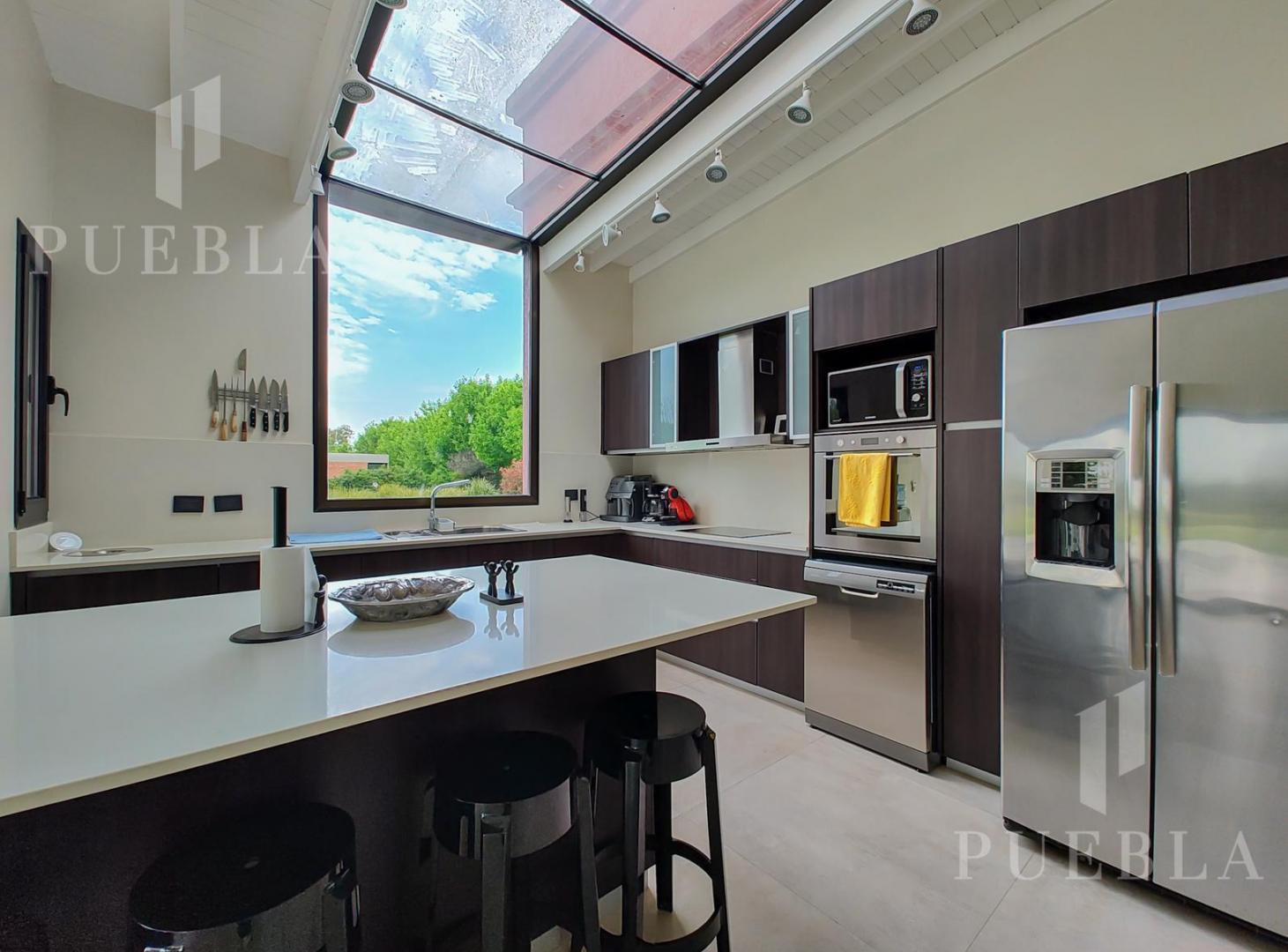 Foto de VENTA CASA 5 AMBIENTES SOBRE 2 LOTES EN HARAS SAN PABLO I GRAL, imagen 2