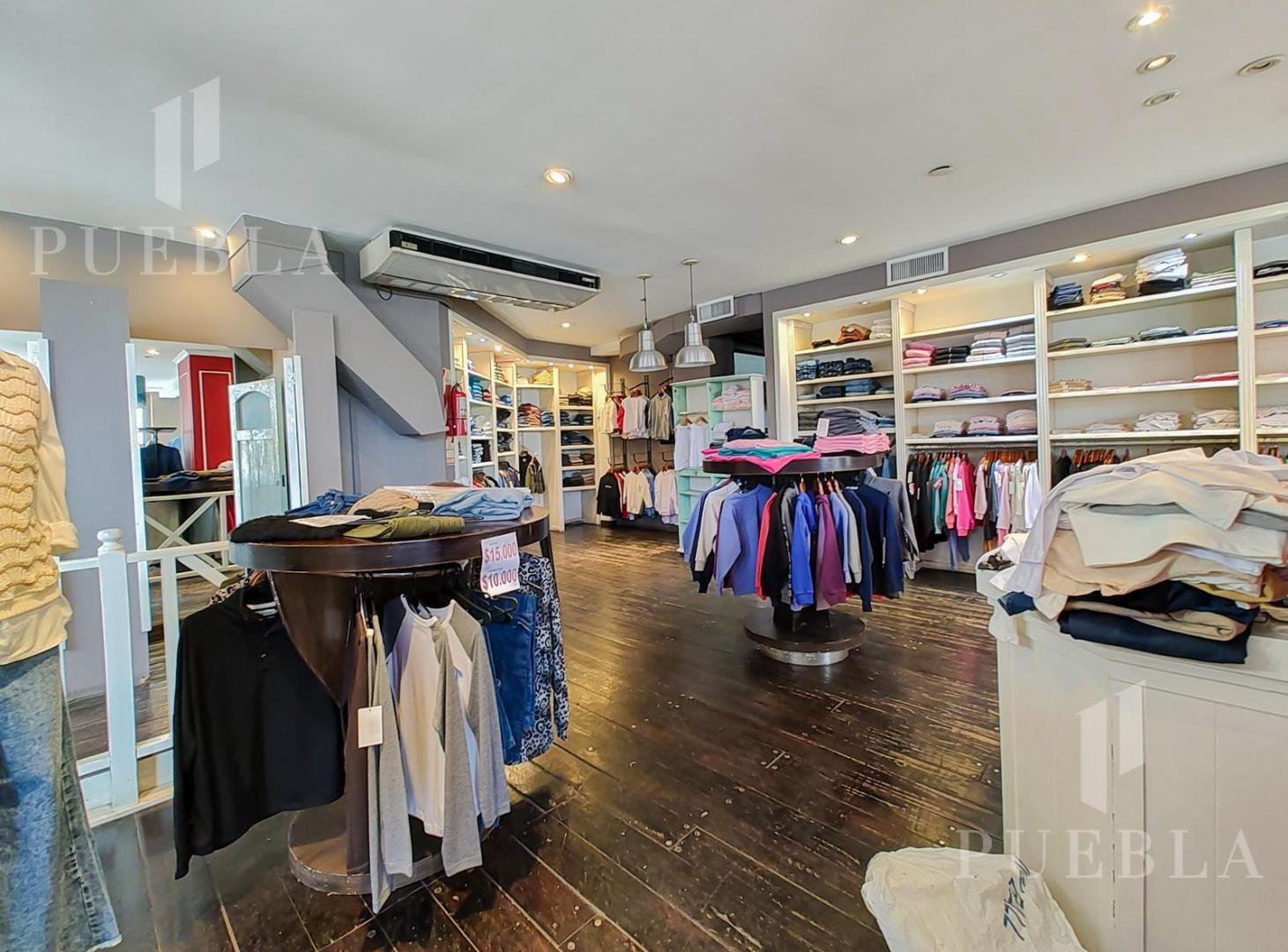 Foto de ALQUILER DE LOCAL COMERCIAL DE 1.600M2 EN EXCELENTE ESTADO EN UNA, imagen 3