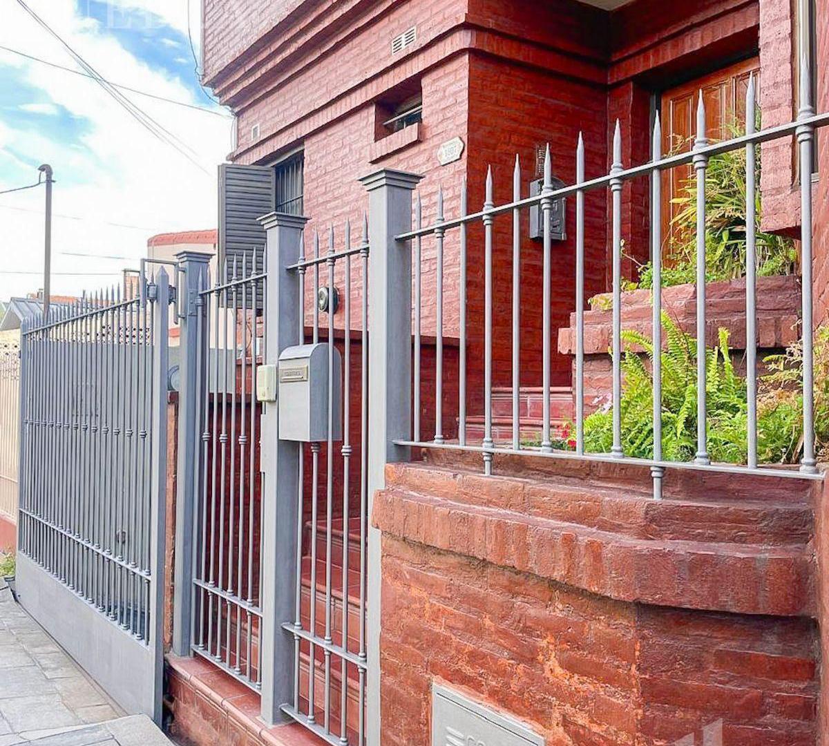 Foto de VENTA 5 AMBIENTES PH TIPO DUPLEX MARTINEZ - ZONA NORTE, imagen 1