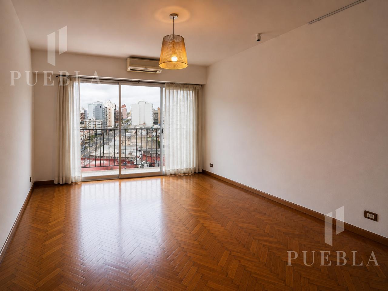 Foto de VENTA SEMIPISO DE 3 AMBIENTES MAS DEPENDENCIA EN AVELLANEDA CON COCHERA, imagen 1
