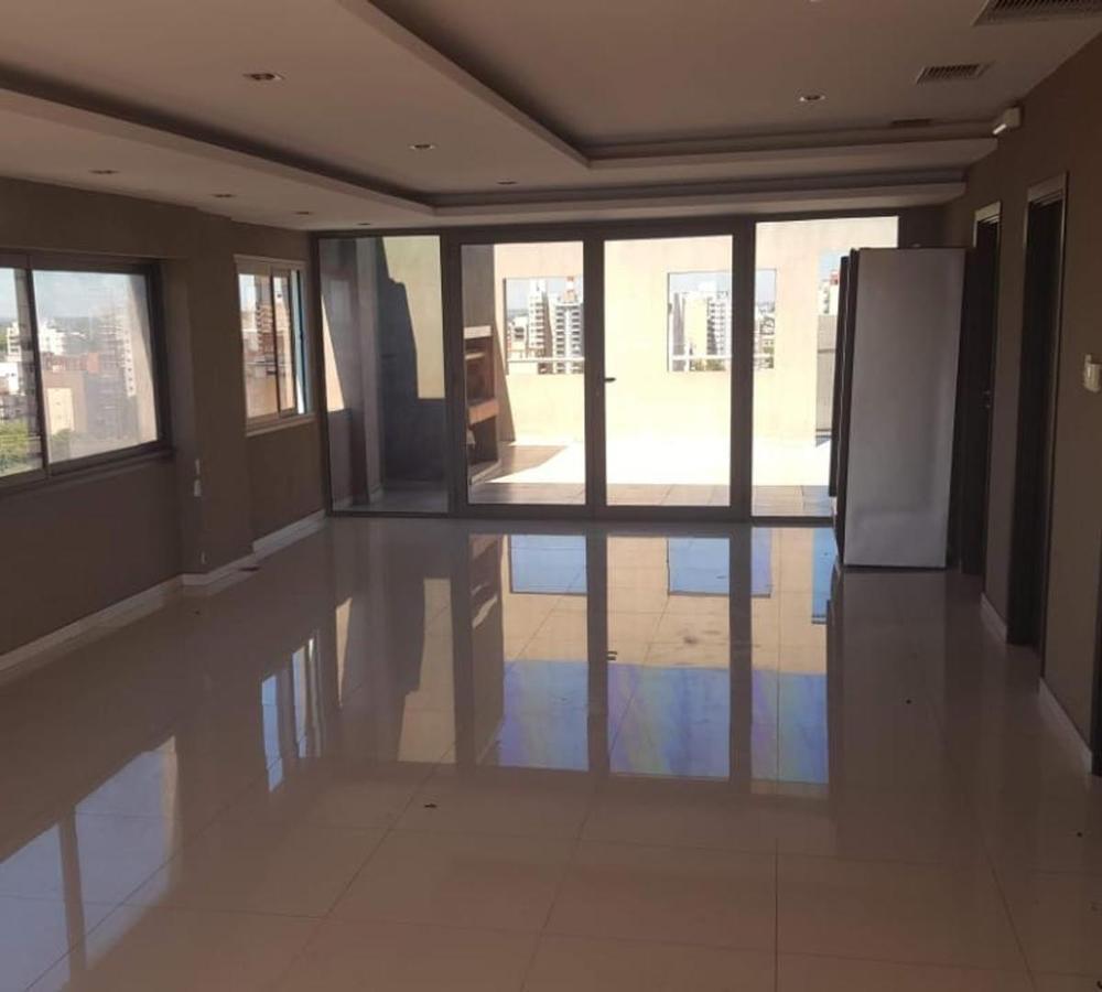 Semipiso de Categoria, Sarmiento 818, Quilmes. 2