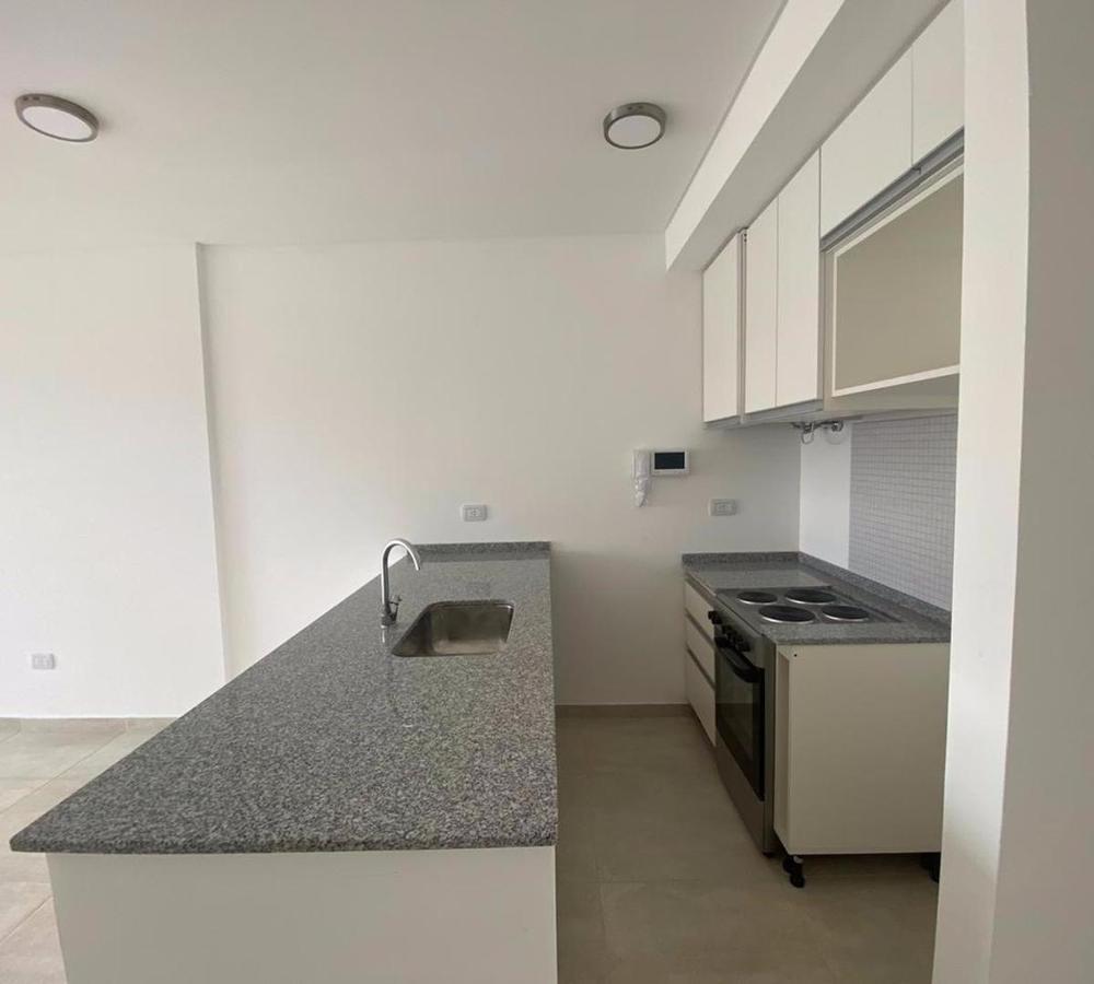 Foto de Departamento de 2 Ambientes con Cochera en Bernal Centro, imagen 2