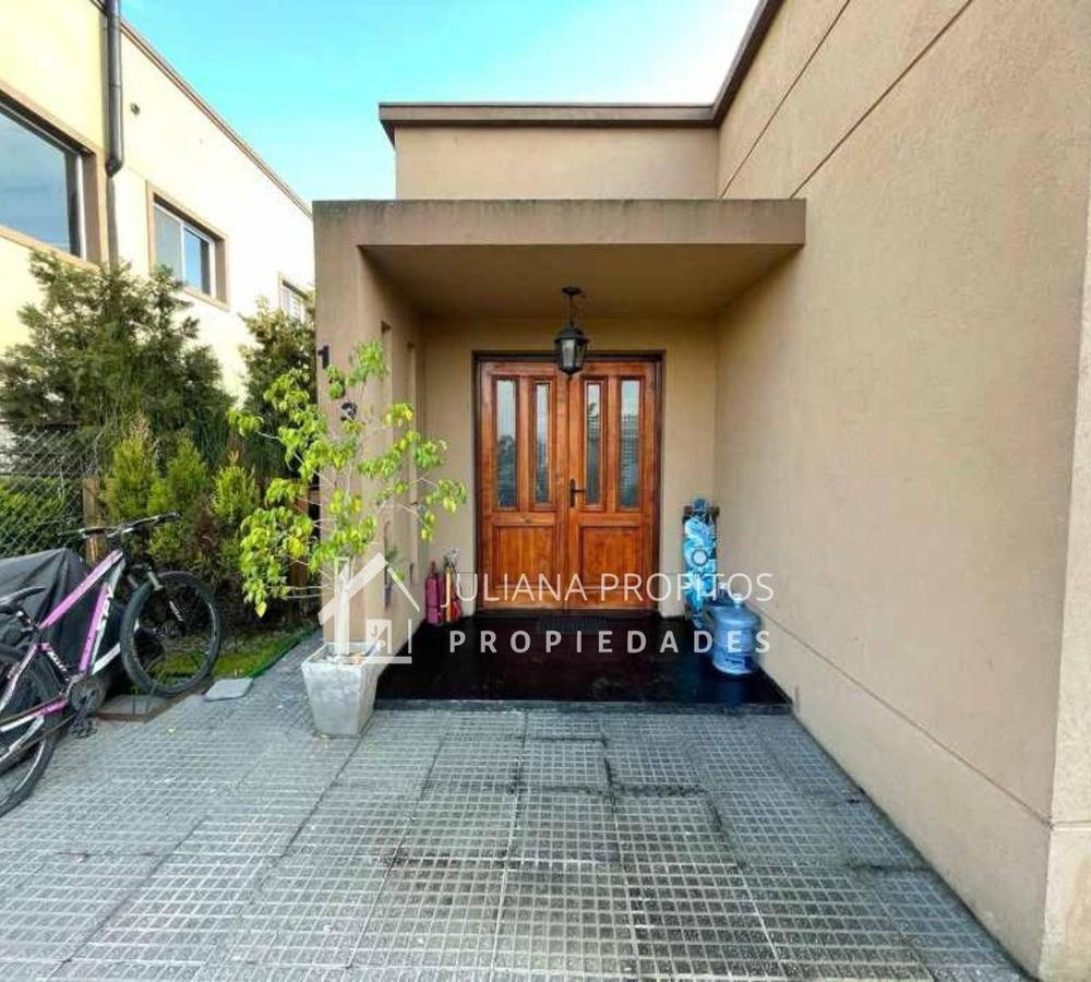 Casa en Barrio Cerrado Los Troncos Berazategui 1