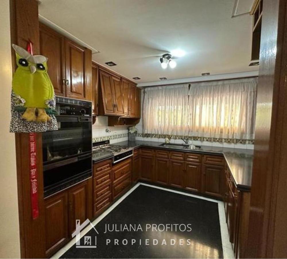 Foto de Casa Chalet de 5 Ambientes con Pileta en Quilmes Oeste, imagen 2