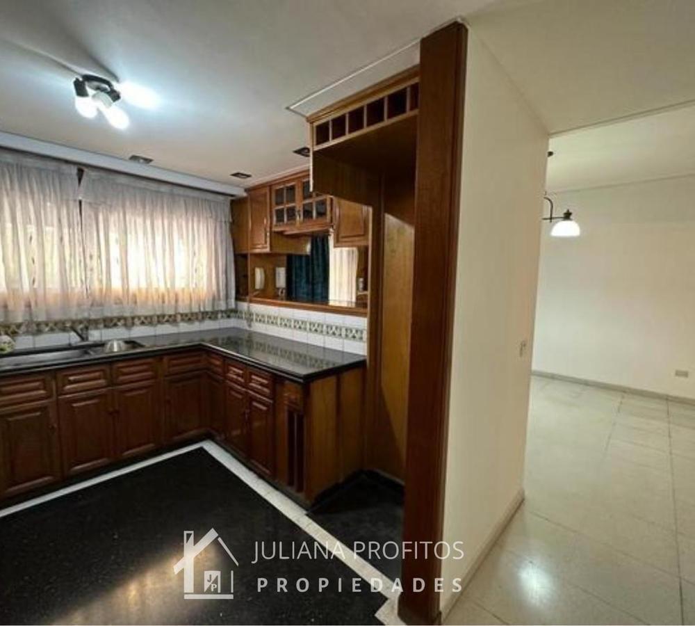 Foto de Casa Chalet de 5 Ambientes con Pileta en Quilmes Oeste, imagen 4