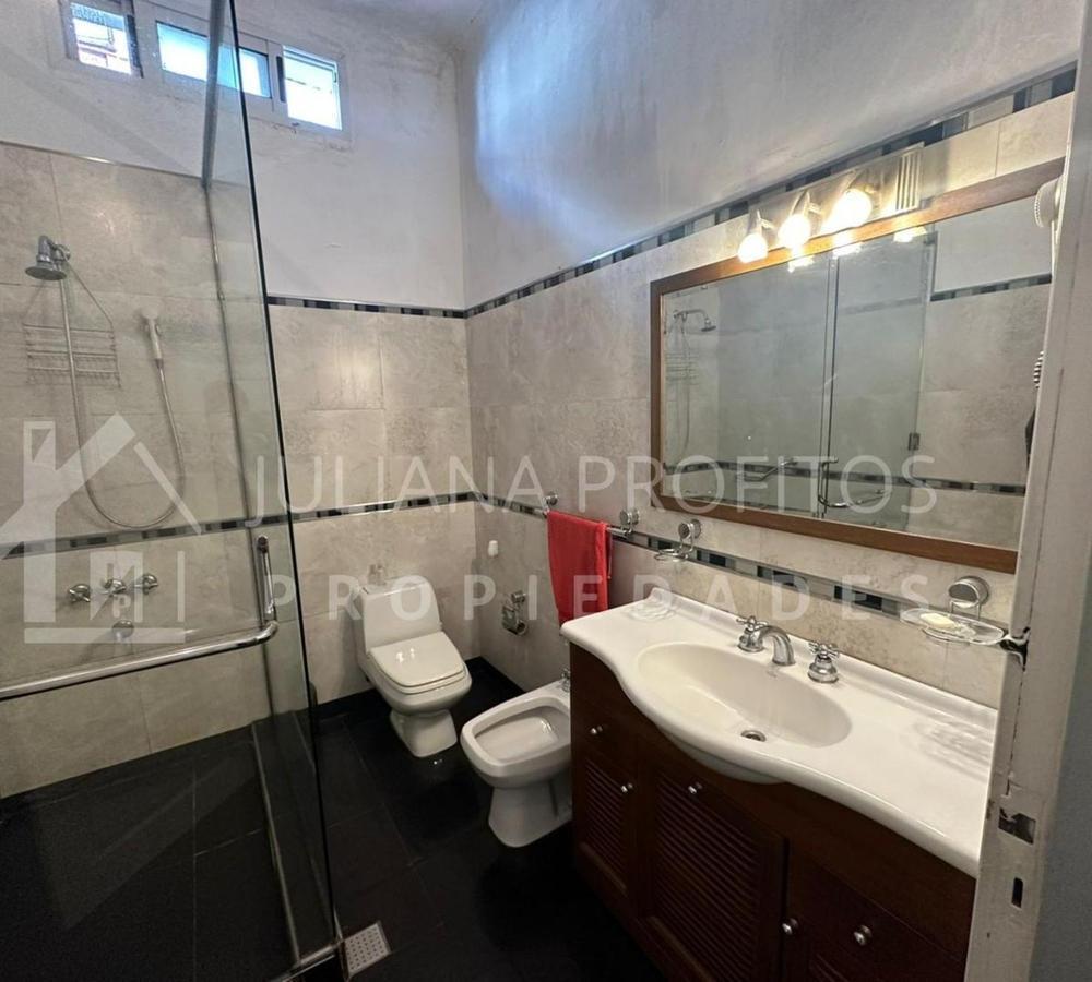Casa 4 Ambientes en Venta Quilmes Centro 1