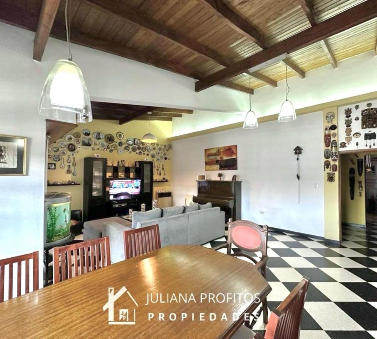 Casa para dos familias y galpon en planta baja Quilmes Oeste