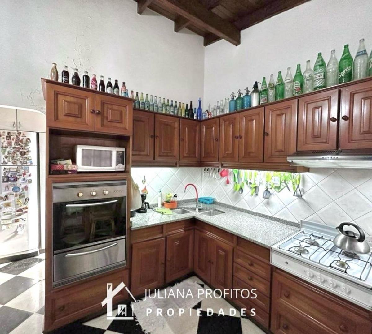 Foto de Casa para dos familias y galpon en planta baja Quilmes Oeste, imagen 2