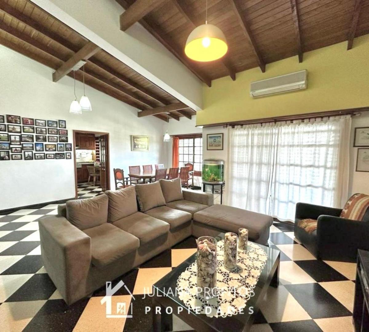 Foto de Casa para dos familias y galpon en planta baja Quilmes Oeste, imagen 4