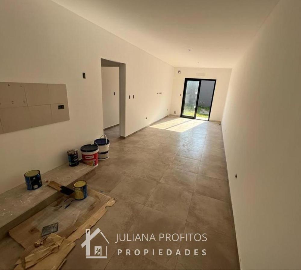Departamento en Planta Baja Ranelagh Este 4