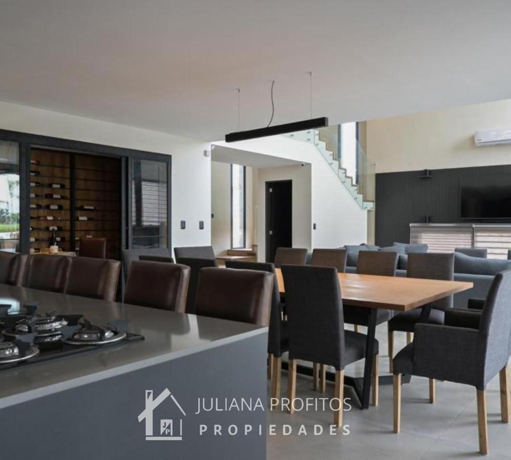Excelente Casa 4 de Ambientes en Puerto Nizuc 3
