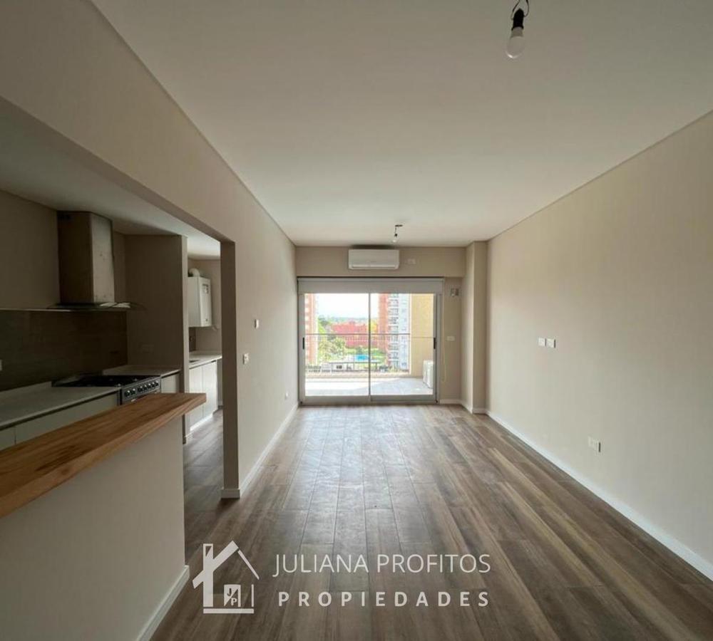 Foto de Excelente departamento 2 ambientes en venta-Bernal, imagen 2