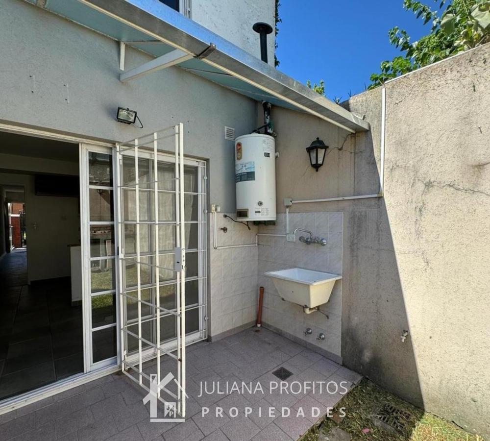 Triplex en Venta 4 Ambientes con Cochera Quilmes Centro 2