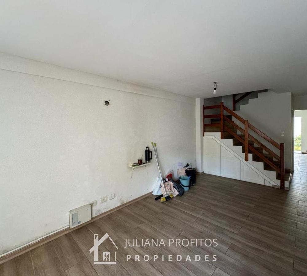Triplex en venta 4 ambientes con cochera Quilmes Centro