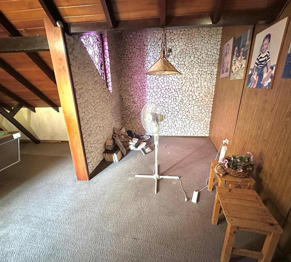 Casa de 7 Ambientes en Esquina con Cochera en Quilmes Oeste 5