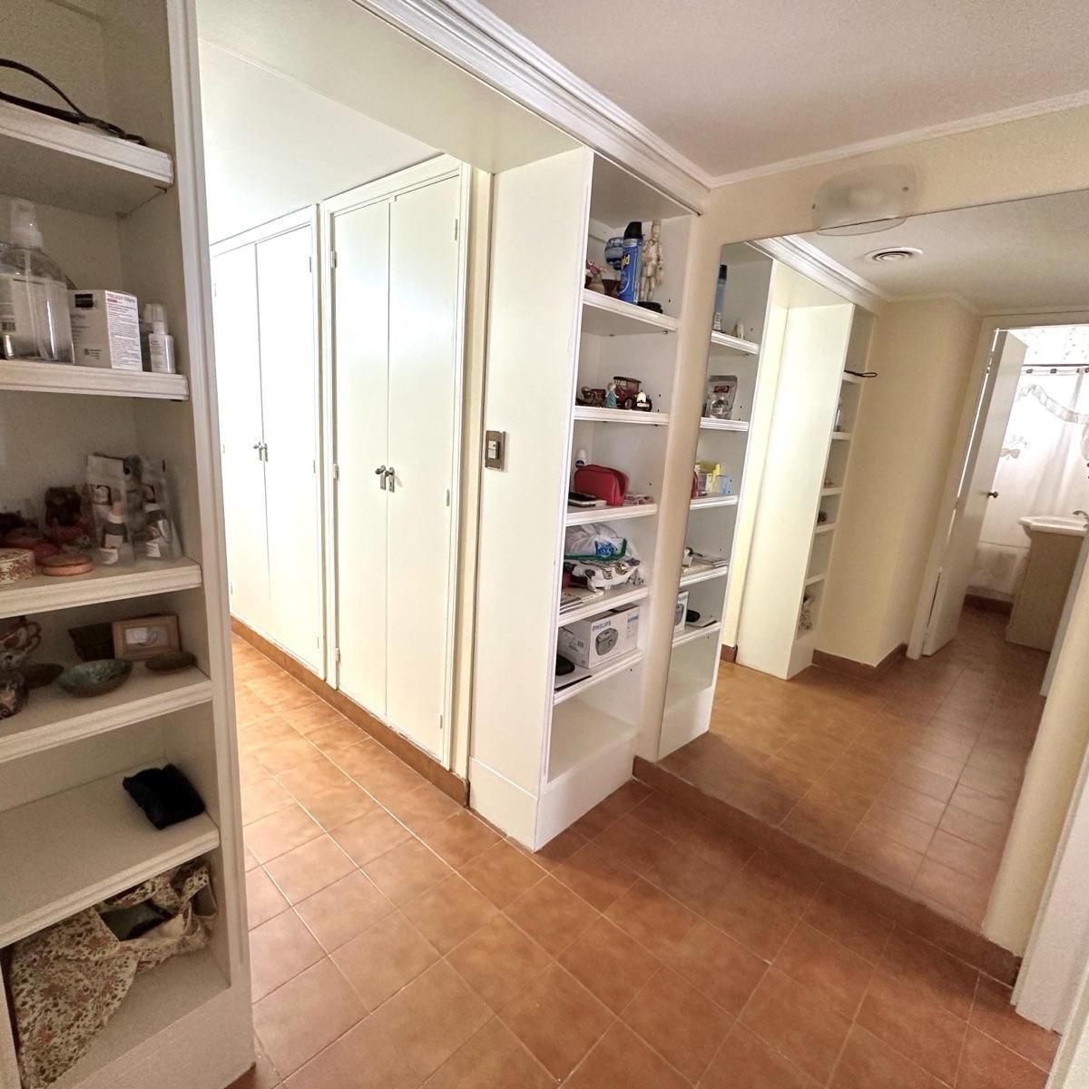 Foto de Departamento de 5 Ambientes con Cochera y Baulera en Quilmes Centro, imagen 3