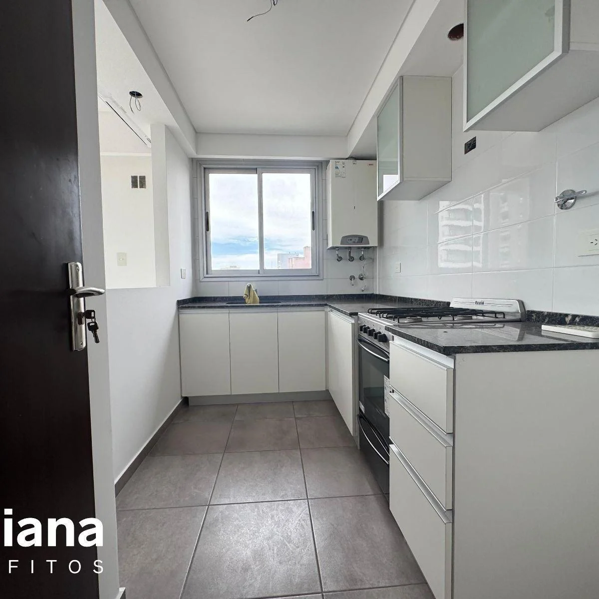 Departamento Tres Ambientes con Cochera en Venta - Quilmes. 3