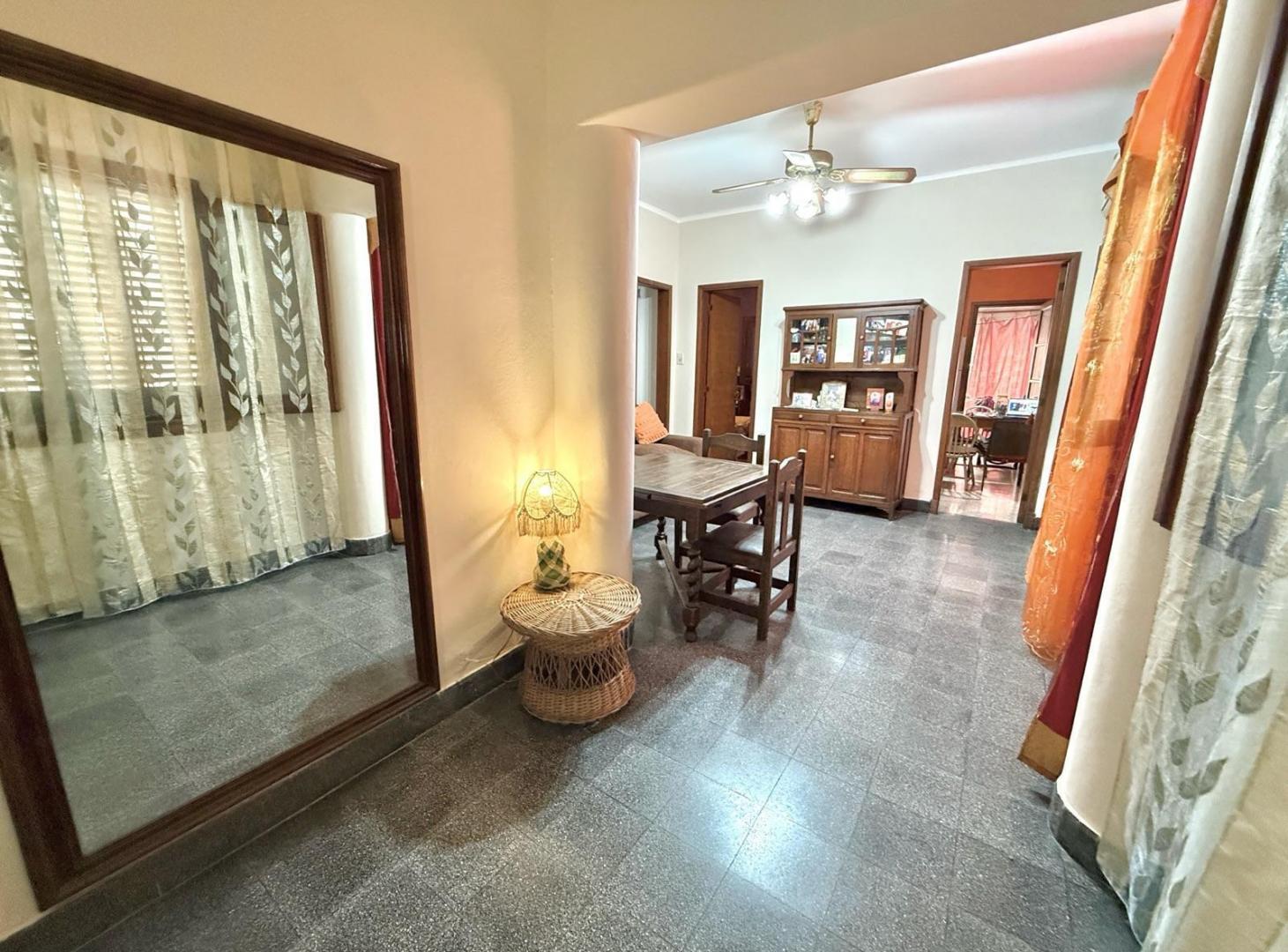Foto de Casa en Venta de 3 Ambientes en Quilmes Oeste Centro, imagen 1