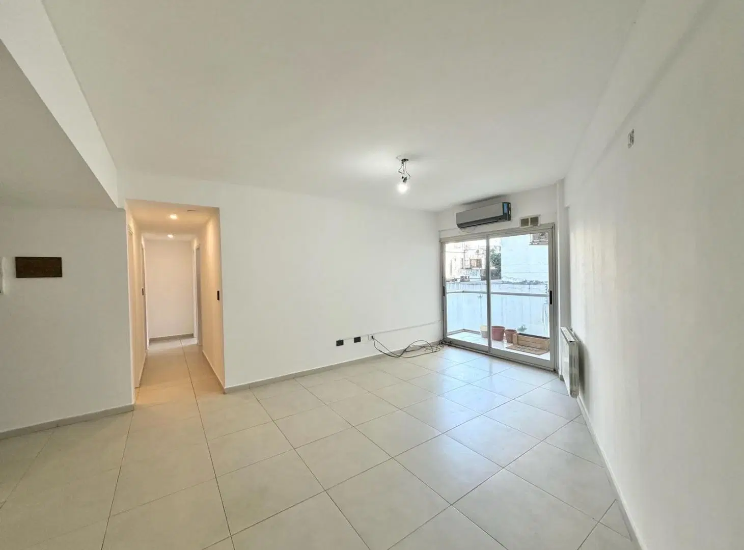Departamento en Venta de 3 Ambientes con Cochera en Bernal Centro 4