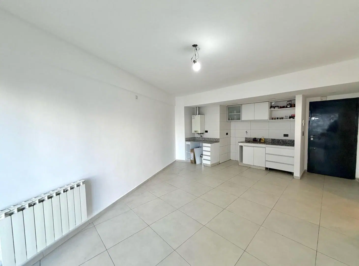 Departamento en Venta de 3 Ambientes con Cochera en Bernal Centro 1